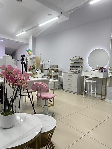 гостииичного типа: Маникюрный салон 60 м², С ремонтом, С оборудованием — 1