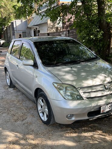 Toyota: Toyota ist: 2003 г., 1.5 л, Автомат, Бензин, Хэтчбэк