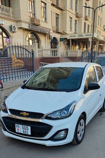 авариный машина: Chevrolet Spark: 2018 г., 1 л, Автомат, Бензин, Хэтчбэк