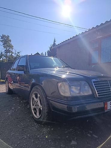 Транспорт: Mercedes-Benz W124: 1993 г., 2.2 л, Механика, Бензин, Седан — 2