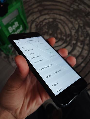 Apple iPhone: IPhone SE 2022, 128 GB, Qara, Qırıq — 8