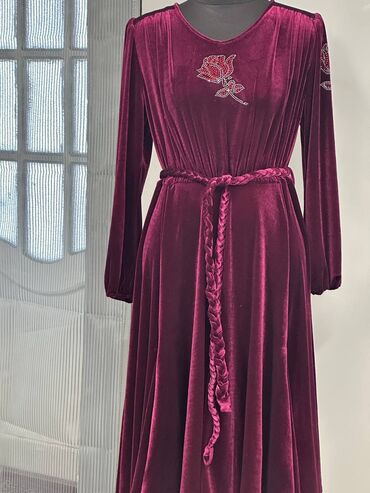 Повседневные платья: Женская одежда — подборка моделей в бордово-розовой гамме 1) Длинное — 2