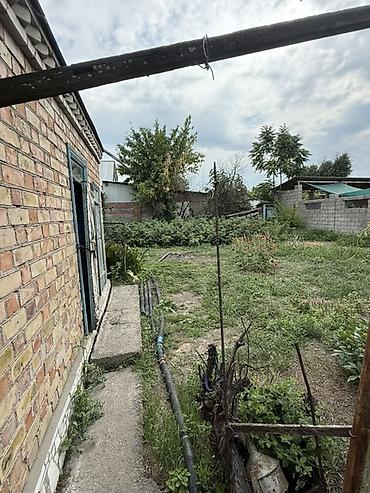 афто дом: Продается Дом (5 соток) в Токмаке рапологается по М. Горького ( за — 5