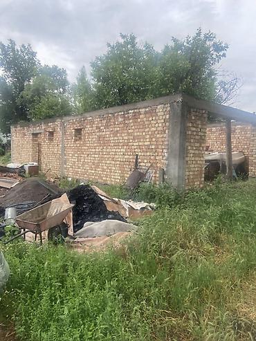 дома в канте: Сокулук пер. Железнодорожный 1 Дом … 10-8 м. 1 жилой с.у в доме — 4