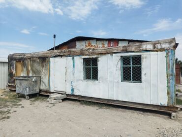 металлические гараж: Продаю жилой вагон утеплённый Размер длина 11м ширина 3м цена