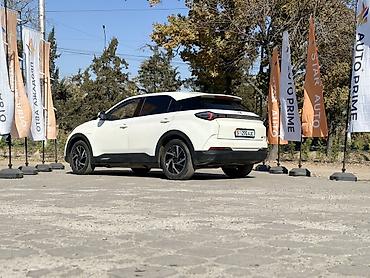roewe rx5 2023: Электромобиль кроссовер NETA U(белый) - Просторный 5‑местный — 2