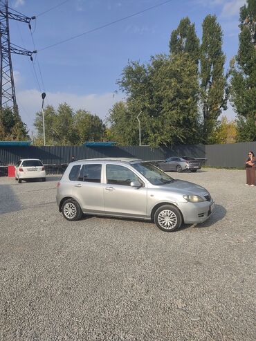 машины транспорт: Mazda Demio: 2003 г., 1.5 л, Автомат, Бензин, Хэтчбэк