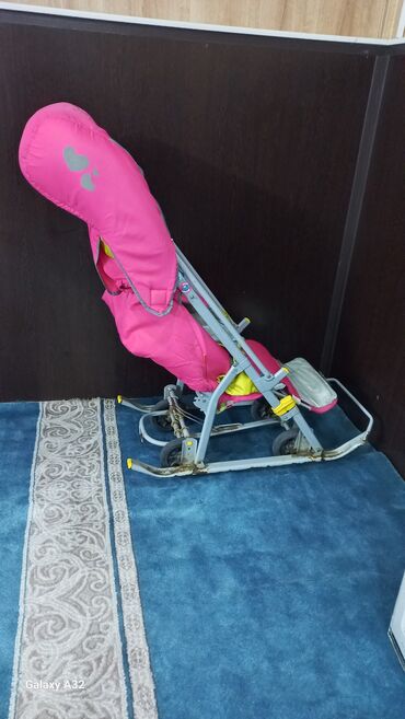 детские санки коляска: Коляска, цвет - Розовый, Б/у
