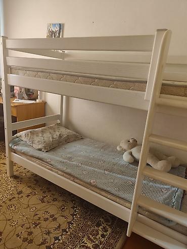 bunk bed: Двухъярусная кровать для детской комнаты - Материал: массив дерева — 2