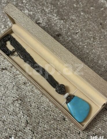 Bijuteriya dəstləri: Lux keyfiyyet.Bir-birinden gözel aksesuarlar.Heç taxılmayıb. Her biri — 7