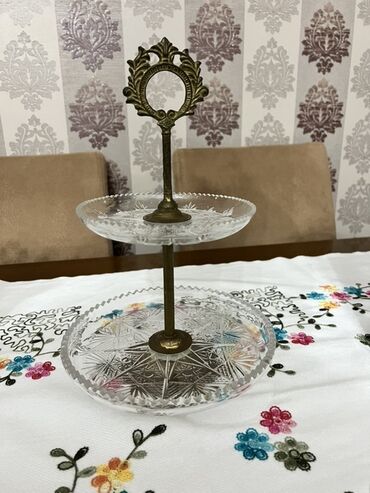 Süfrə ləvazimatları: Tort və şiriniyyat qabı, rəng - Qızılı, Şüşə, Rusiya