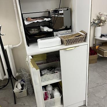 Другое оборудование для салонов красоты: Пр зеркала для парикмахера и визажиста Белые на железной раме с — 4