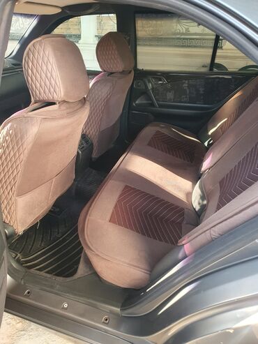 Mercedes-Benz: Mercedes-Benz E-Class: 2 l | 1996 il Sedan — 8