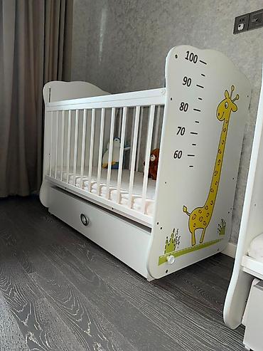 chicco besik: Uşaq beşiyi – ağ rəngdə, klassik barmaqlıqlı model. Xüsusiyyətlər: - — 4