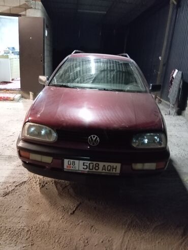 срочно продаю машину бишкек: Volkswagen Golf: 1996 г., 1.8 л, Механика, Бензин, Универсал