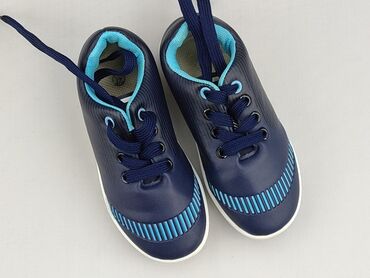 sukienki pudrowy róż na wesele: Buty sportowe 27, Używany