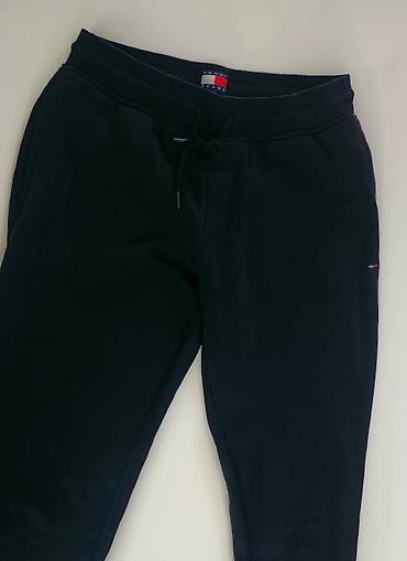 simic obuca: TOMMY JEANS muške trenerke – crne, veličina M, original - Model — 2
