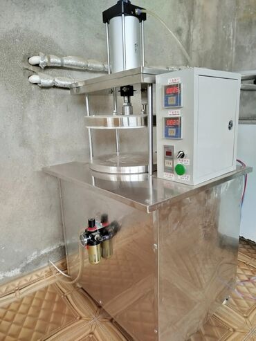 Digər restoran, kafe avadanlığı: Lavaş aparatı 5500₼ satıllr 220v işləyir az işlənib Ramanı gülçülük