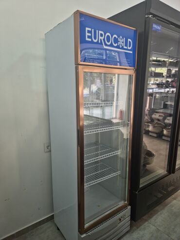 Avadanlığın icarəsi: EUROCOLD vitrin soyuducu - Brend: EUROCOLD - Tip: Şüşə qapılı