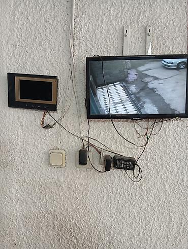 Продажа помещений свободного назначения: Продаю 2 дома на одном участке, первая линия, можно под бизнес. Общая — 28