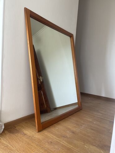 зеркала с фацетом цена: Продаю зеркало с деревянным обрамлением. Высота 127, ширина 100. В