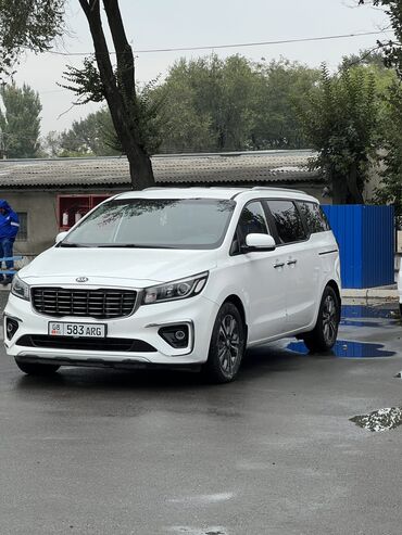 машина женская: Kia Carnival: 2018 г., 2.2 л, Автомат, Дизель, Минивэн
