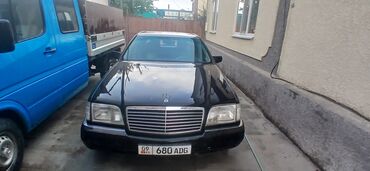 мерс газ: Mercedes-Benz S-Class W140, черный седан. Основные особенности: -