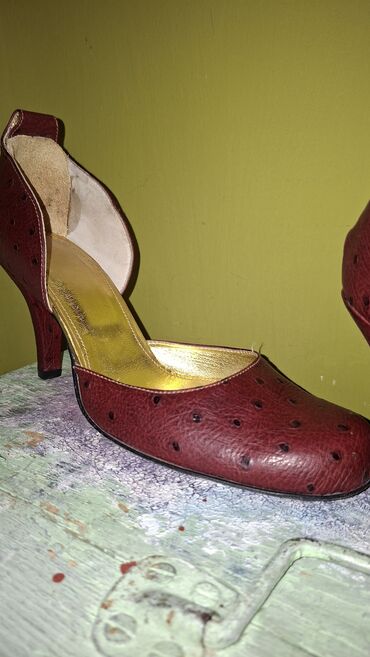 Salonke: Salonke, 40 — 12