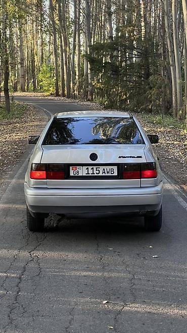 куго виш 02: Volkswagen Vento: 1993 г., 1.8 л, Механика, Бензин, Седан — 2