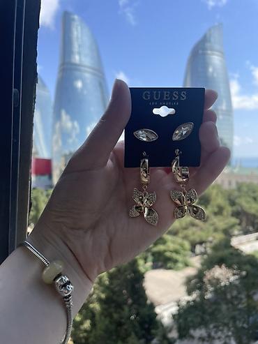Бижутерия: GUESS Los Angeles sırğa dəsti - Brend: GUESS - Rəng və örtük: Qızılı — 2