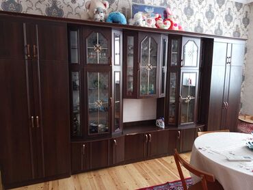 Açılan, 6 qapı Düz dolab, Stenka