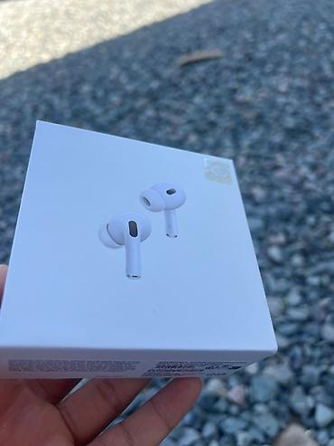 Кулакчындар: Беспроводные наушники Apple AirPods Pro в белом цвете с зарядным — 1