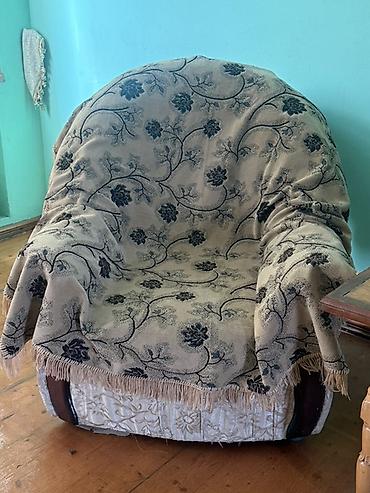 salon divanları: Klassik üslubda yumşaq mebel dəsti - Tərkib: 1 ədəd iki‑üç nəfərlik — 2
