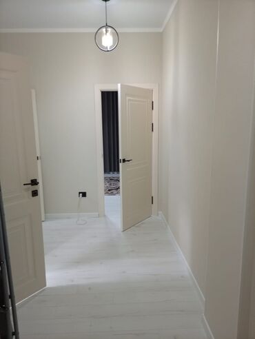 дом с мансардой: 1 бөлмө, Менчик ээси, Чогуу жашоосу жок, Жарым -жартылай эмереги бар