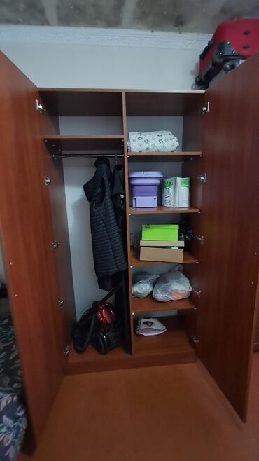Raskladuşkalar: İşlənmiş, Açılan, 2 qapılı Düz dolab, Qarderob, paltar dolabı, Türkiyə