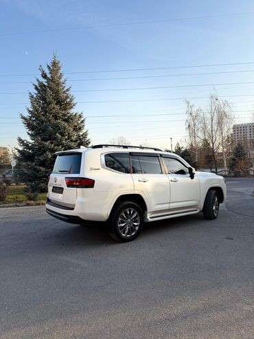 Toyota: Toyota Land Cruiser: 2022 г., 3.5 л, Автомат, Бензин, Внедорожник — 4