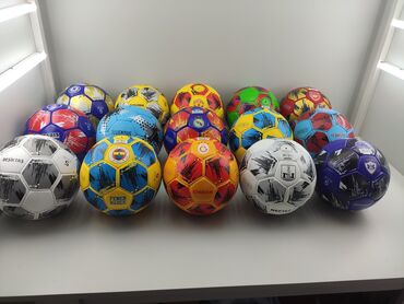 futbol topu qiymetleri: Futbol topu. Made in Pakistan. Metrolara və şəhərdaxili çatdırılma var