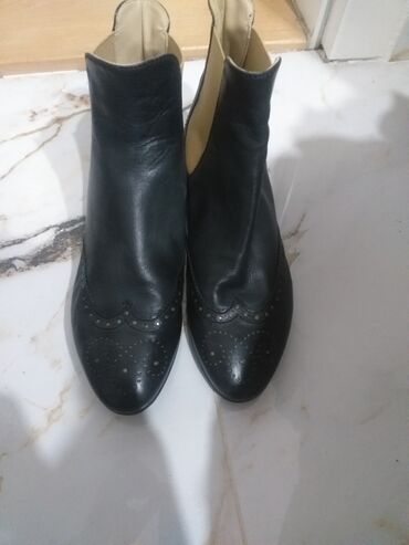 bolero crni: Ankle boots, 38