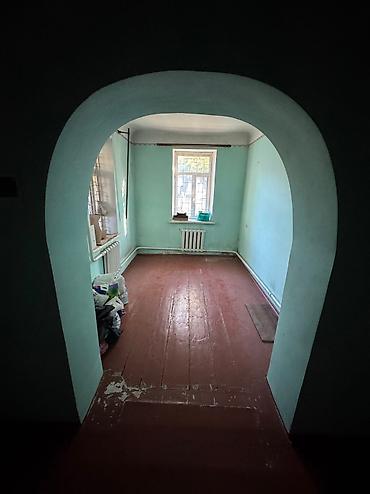 Продажа коттеджей и домов: Г.Ош продается дом, два этажа, 6 комнат, кухня. Во дворе имеется — 6