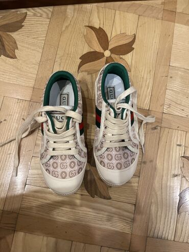 Uşaq ayaqqabıları: 32 razmer,yaxshi veziyyetde -da lalafo.az — 21 Uşaq ayaqqabıları: 32 razmer,yaxshi veziyyetde — 21