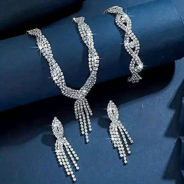 Setovi nakita: Setovi 3000 din🔥🔥
💋 na lalafo.rs — 9 Setovi nakita: Setovi 3000 din🔥🔥
💋 — 9