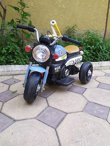 ikinci el cadir: Uşaq üçün elektrikli üçtəkərli motosiklet Salam işlek vəziyətdədir az — 2
