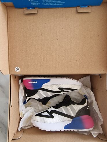 Dečija obuća: Nove! Adidas dečije patike, veličina 24 u originalnoj kutiji, boja