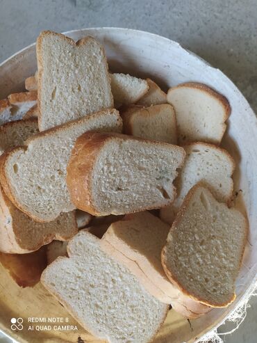 Выпечка, хлебобулочные изделия: Продаю свежий хлеб для скота по кг в мешках
