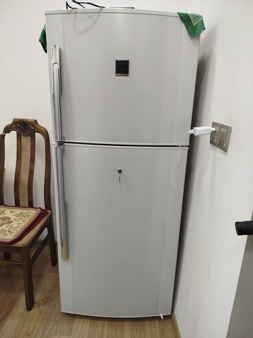 вытяжка 1000 куб м: Yeni 2 qapılı Sharp Soyuducu Satılır, rəng - Gümüşü, Təkərli