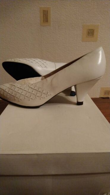 Другая женская обувь: Обувь новая - туфли, сапоги 1. Туфли, белого цвета, плетенка — 4