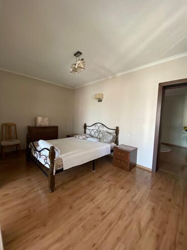 Долгосрочная аренда домов: 280 м², 5 комнат — 5