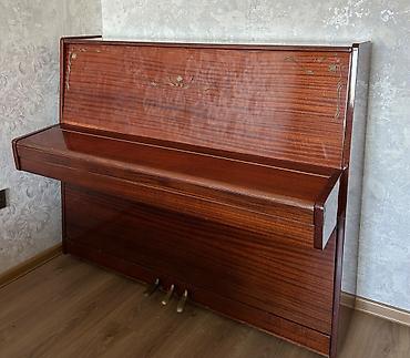 Piano.Belarus.3 pedal.Yaxşı veziyetde.Maraqlananlar burda yox nömre