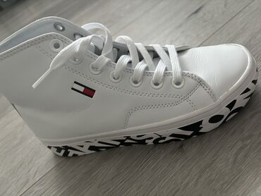 balenciaga patike triple s cena: Tommy Hilfiger, 37.5, color - White