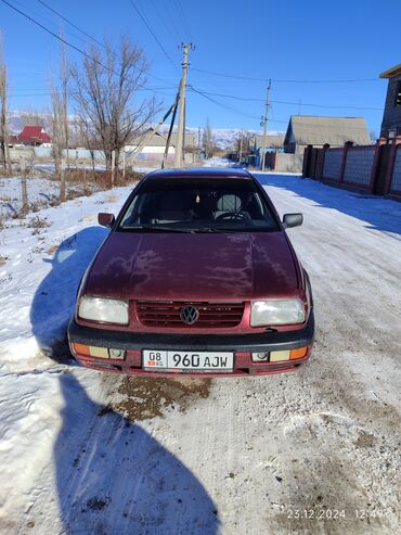 Volkswagen: Volkswagen Vento: 1992 г., 1.8 л, Бензин